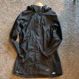 REI black commuter rain coat